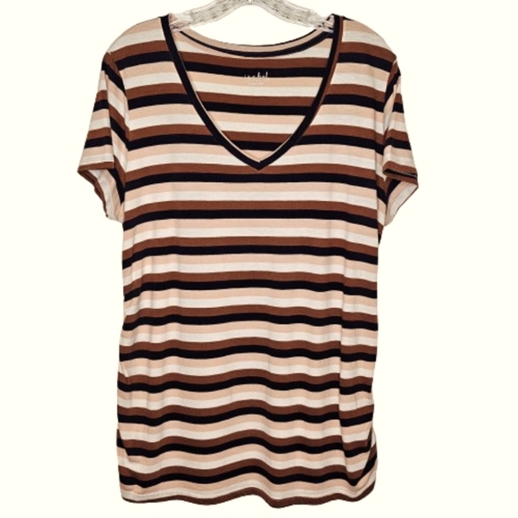 Isabel Maternity by Ingrid & Isabel Tops - Isabel Maternity Women's Multicolored Short Sleeve V-Neck Side Ruched Top XXL